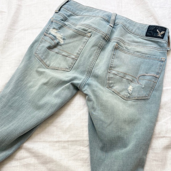 American Eagle Light Wash Ripped Skinny Jeans - Picture 5 of 5